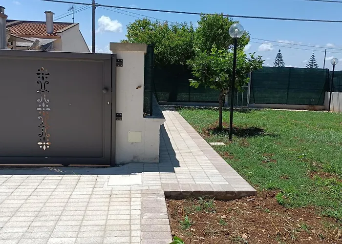 Konukevi Smilax - Hydruntum 3*